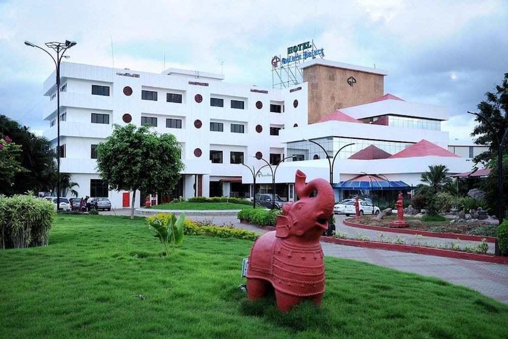 undefined DFRONT Golden Palace