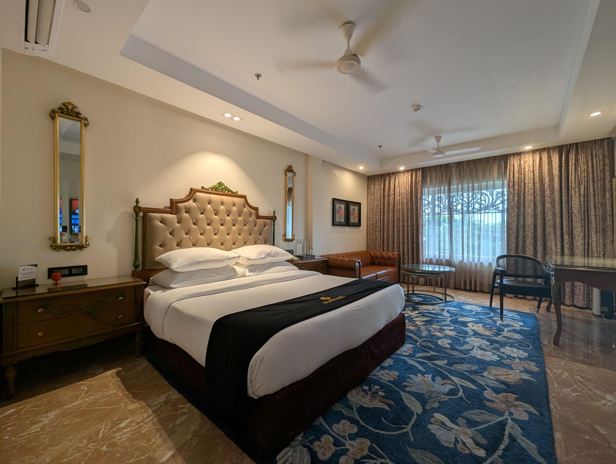Mayfair Waves Premium Room King