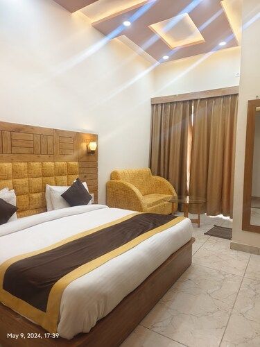 Deluxe Room With Valley View