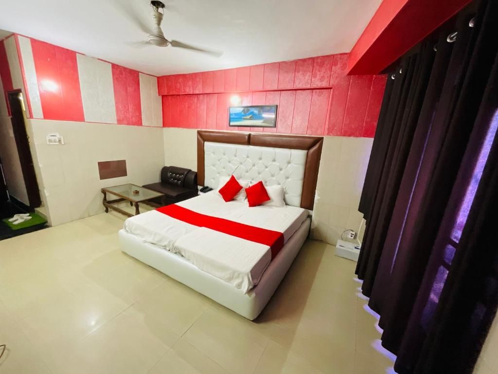 Hotel Jammu International Super Deluxe AC Room 2