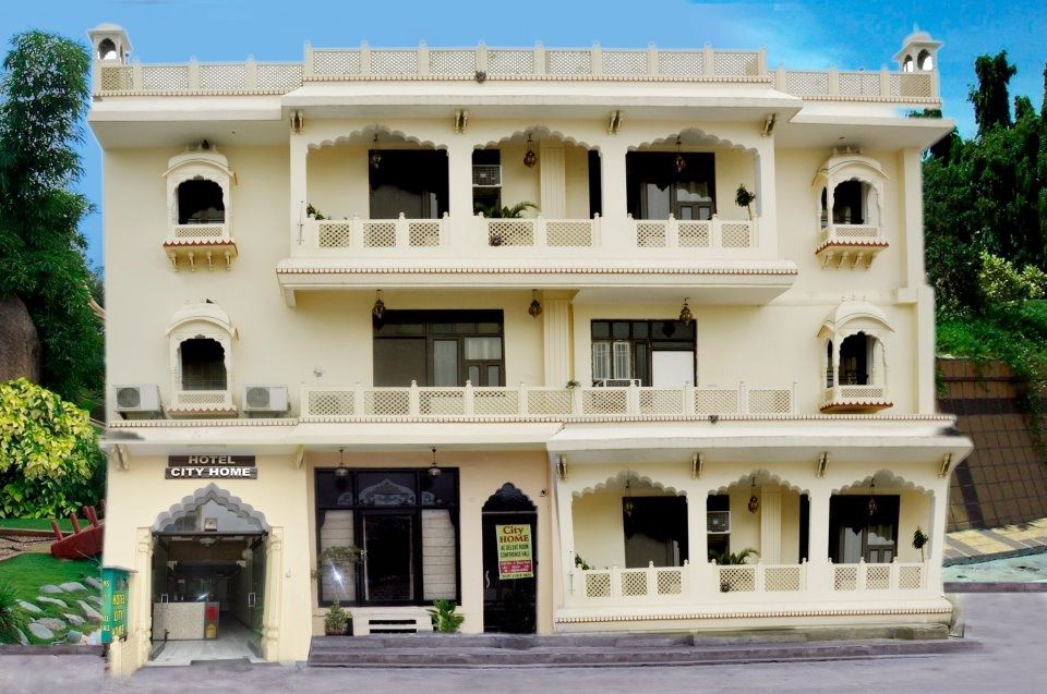 undefined Hotel City Home 6