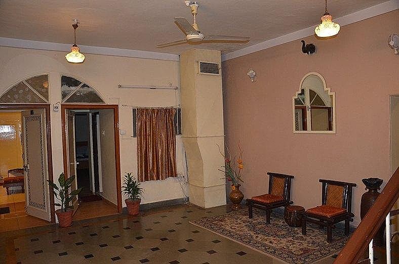 undefined Hotel City Home 4