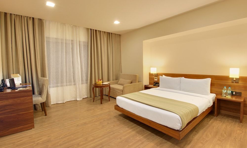 Temple Tree Hotel Shirdi Deluxe Room - Complimentary Pick Up Drop At Saibaba Temple 3