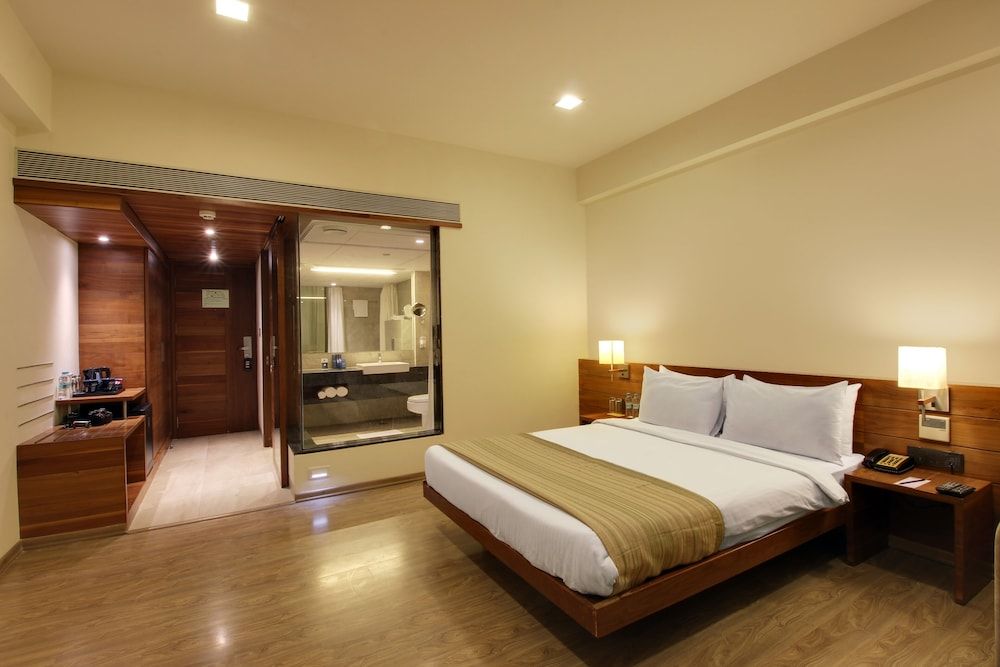 Temple Tree Hotel Shirdi Deluxe Room - Complimentary Pick Up Drop At Saibaba Temple
