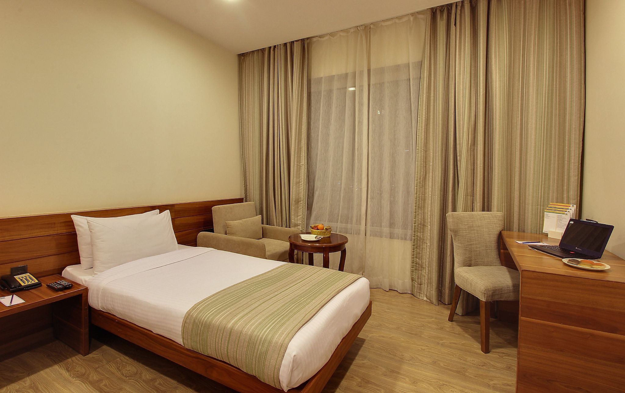 Temple Tree Hotel Shirdi Deluxe Room - Complimentary Pick Up Drop At Saibaba Temple 9