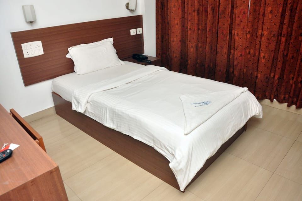 undefined Emporium Hotel 9
