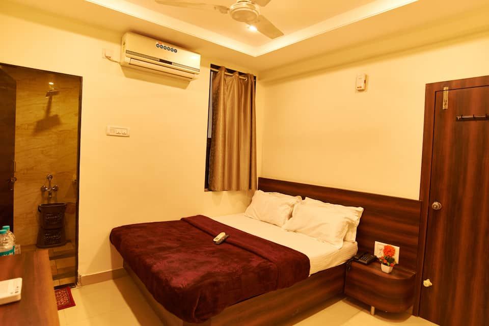 Hotel Sai Palkhi Standard Room, 1 Double Bed 12