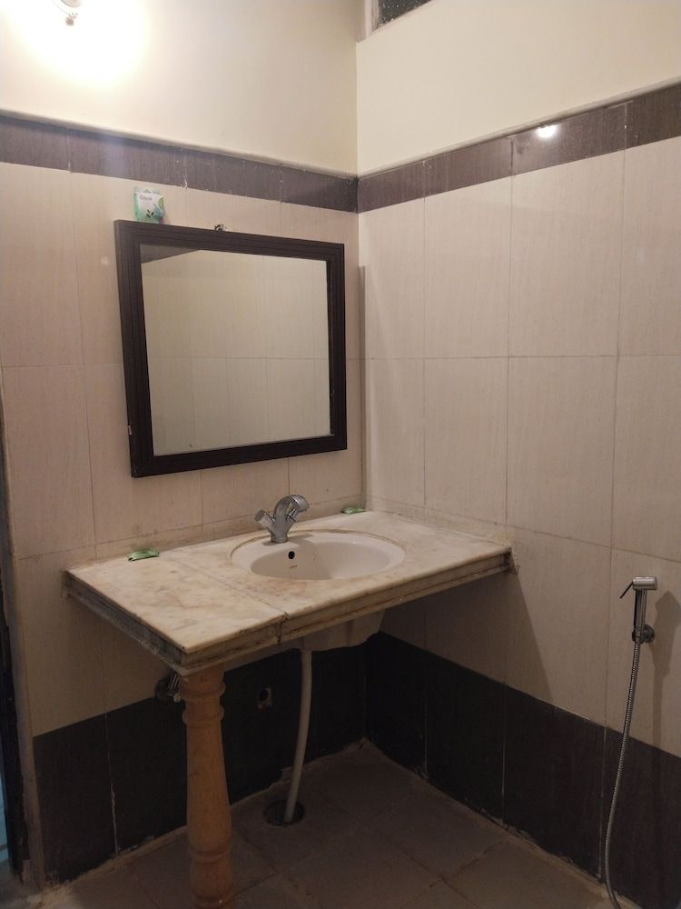 Hotel Sohandeep Deluxe Room 16