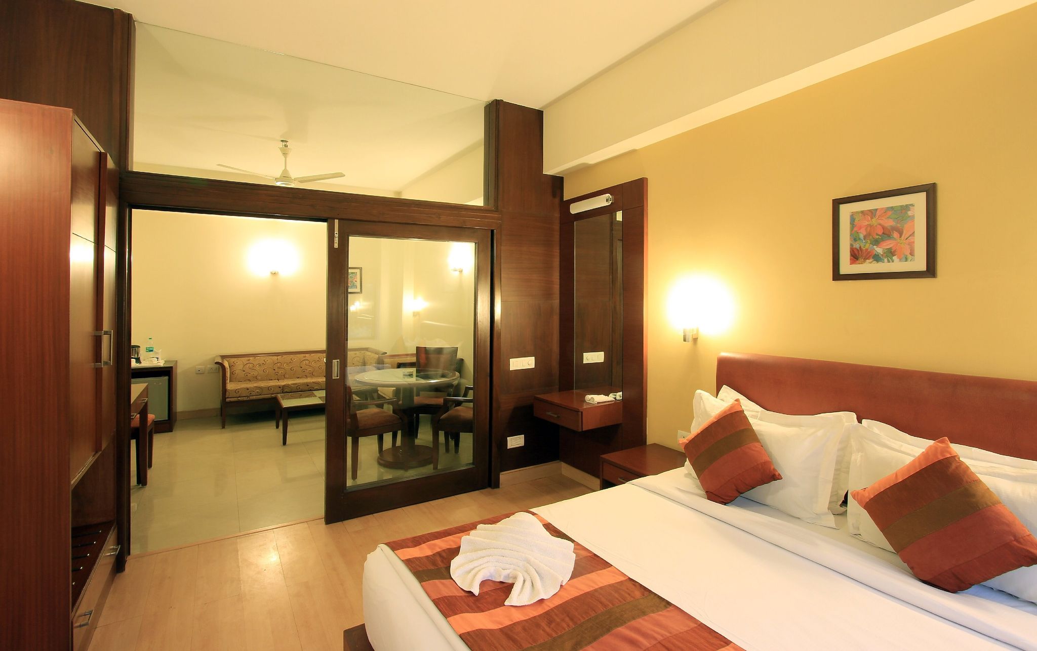 Sona South City Deluxe Room 3