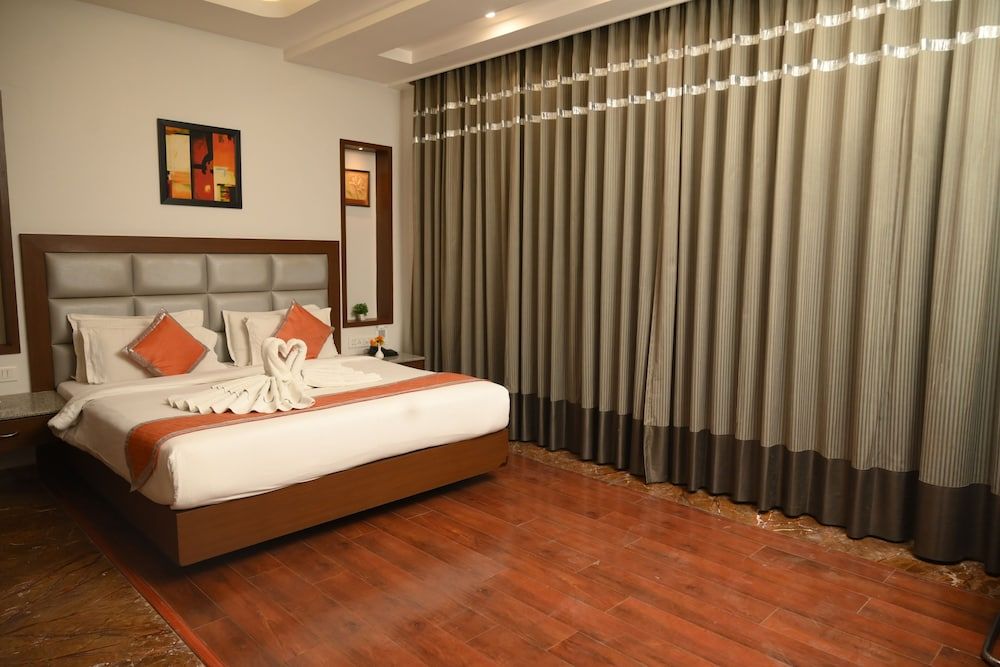 undefined Hotel Chirag 5