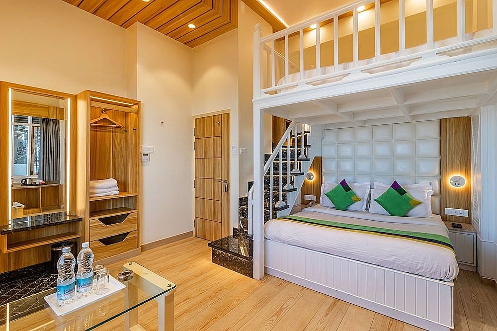 Superior Honeymoon Suite With Valley View