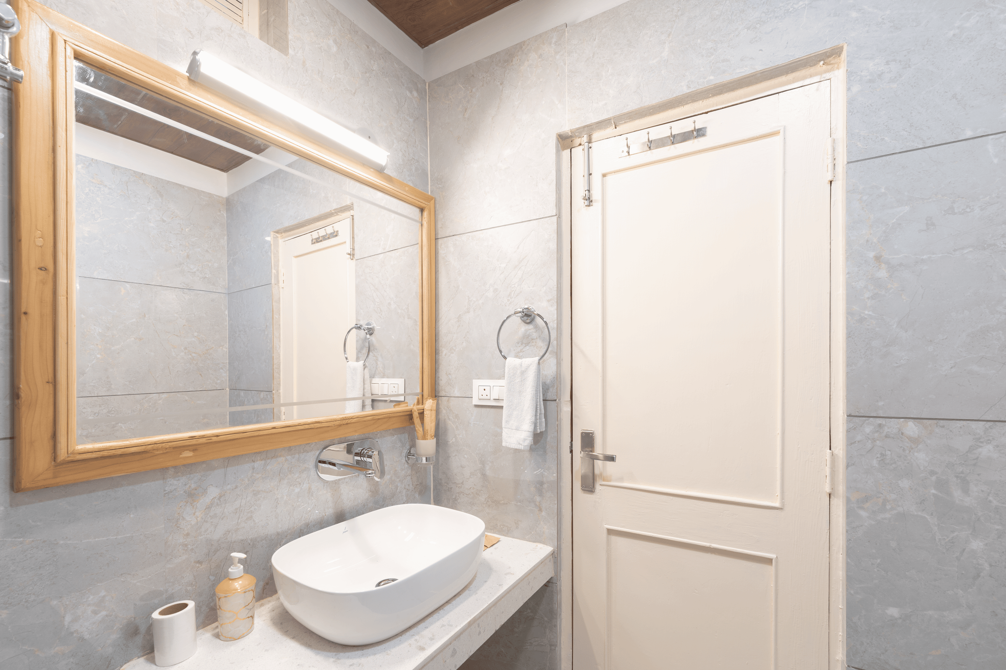 Snow Peak Retreat & Cottages (Centrally Heated - Hill View) Deluxe Room(No View) Air Conditioned/Centrally Heated 5