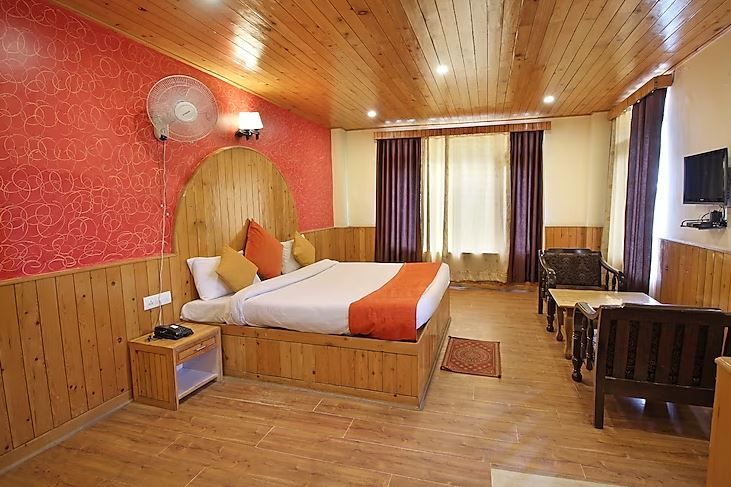 Deluxe Room Without Balcony & No View