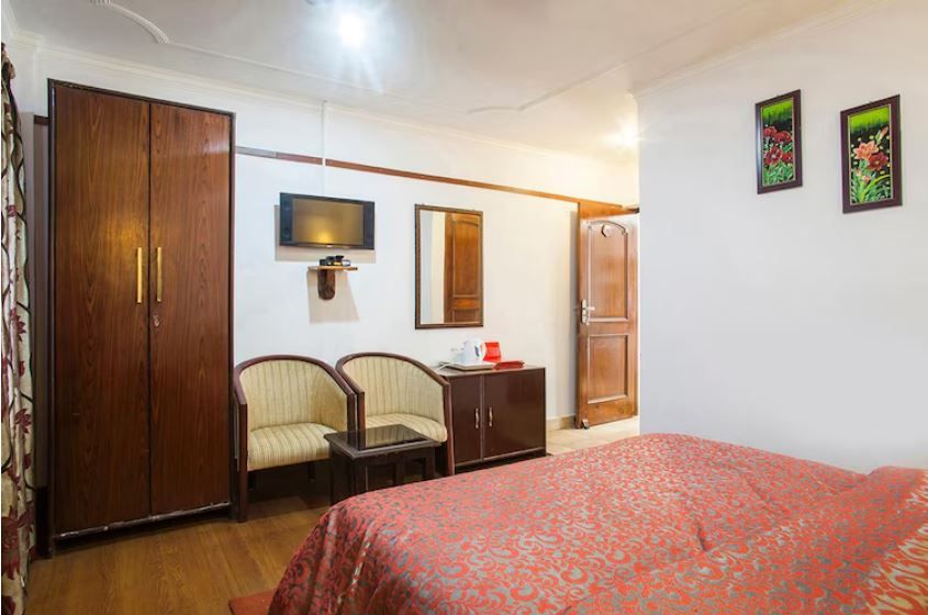 Dragon I Resorts Deluxe Room 6