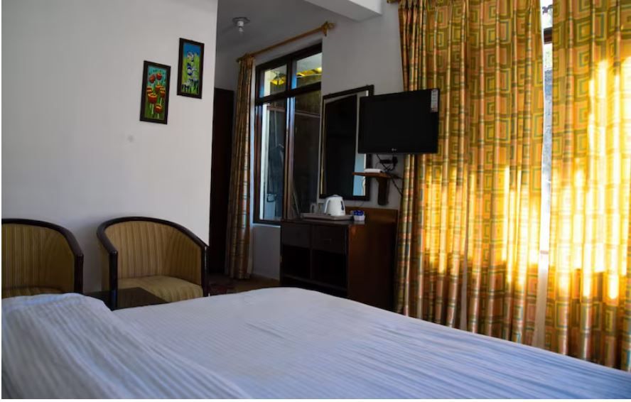 Dragon I Resorts Deluxe Room 3