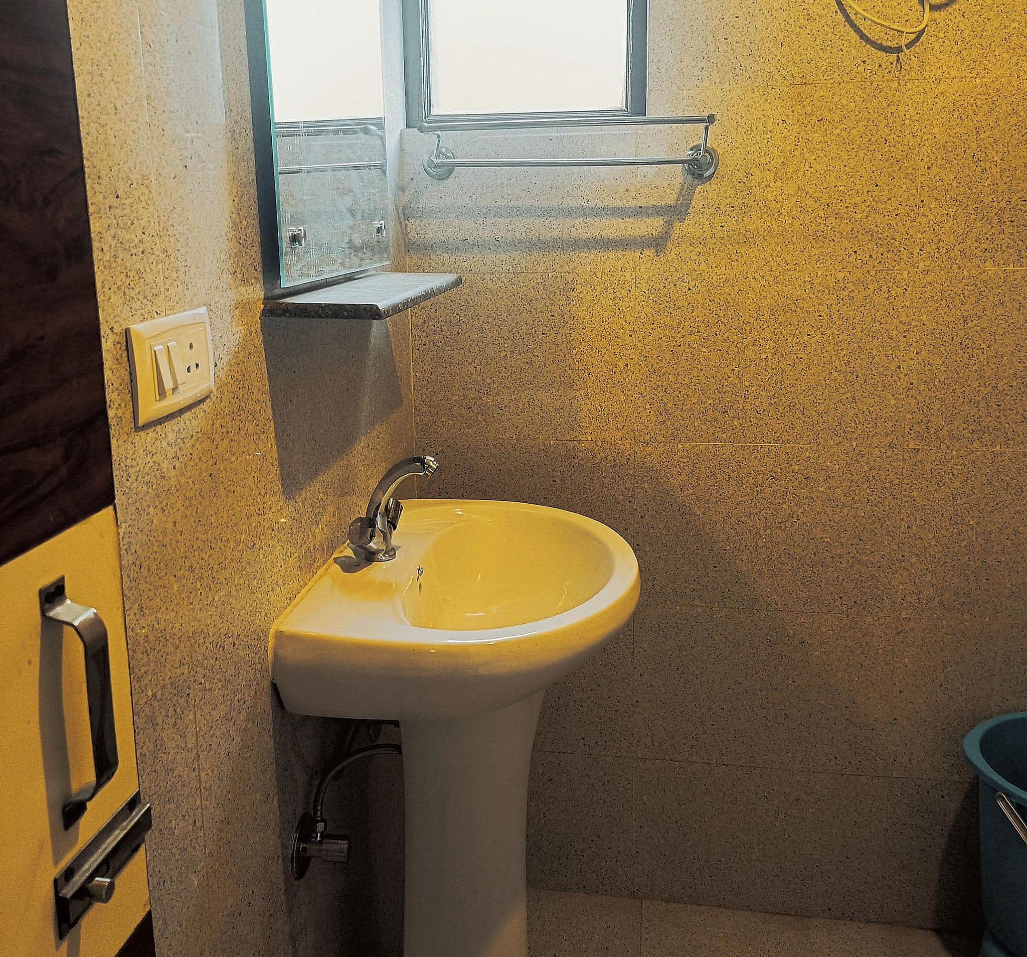 Hotel Raj Semi Deluxe Room 4