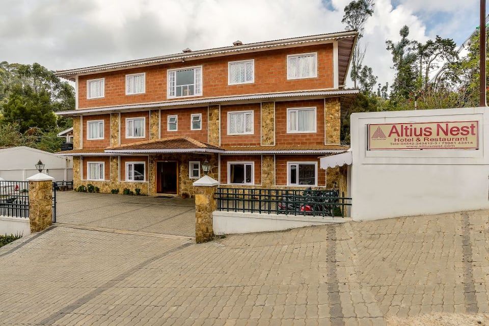 Altius Nest Hotel