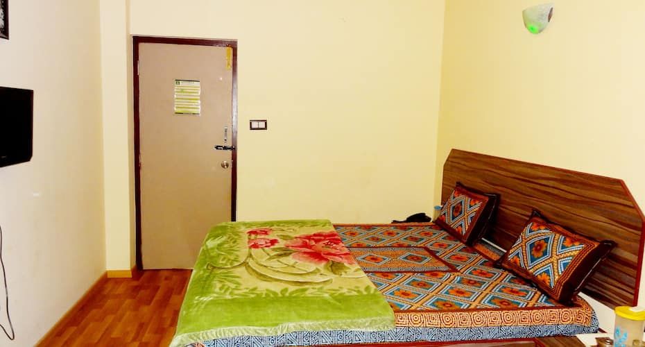 Deluxe Double Bedroom