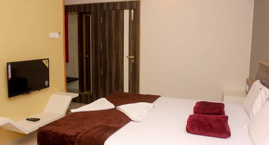 Hotel Anugraha Deluxe Deluxe Room Non A/c 2