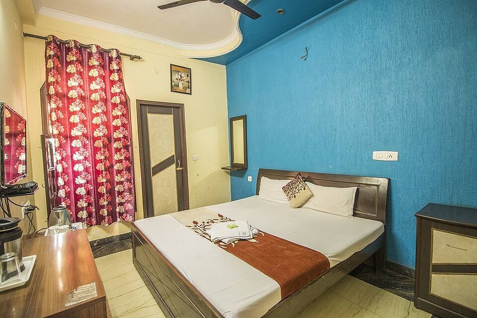 Hotel Bajaj Inn Deluxe Room Double Bed Non-AC 
