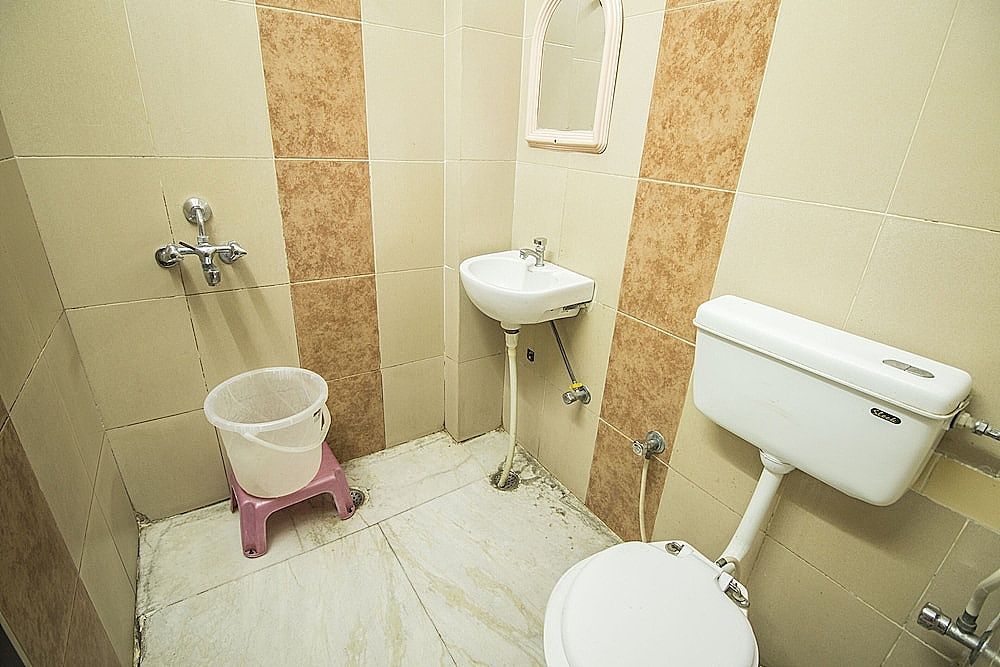 Hotel Bajaj Inn Deluxe Room Double Bed Non-AC  4