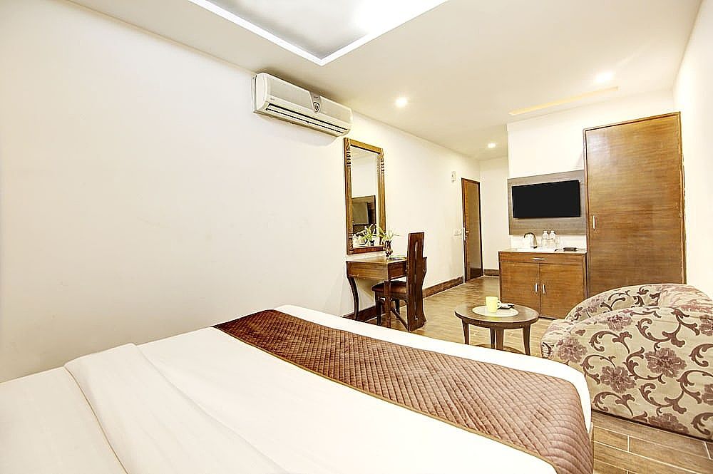 Hotel Good Times @Karol Bagh Deluxe Room 4