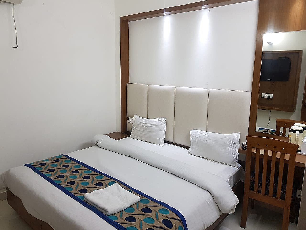 Hotel Doon Regency LUXURY ROOM