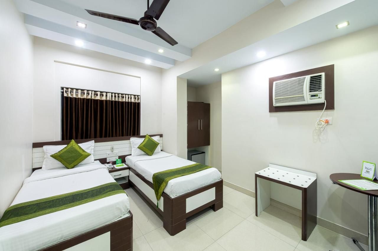 Itsy By Treebo - Jai Ambe Maa Oak 8