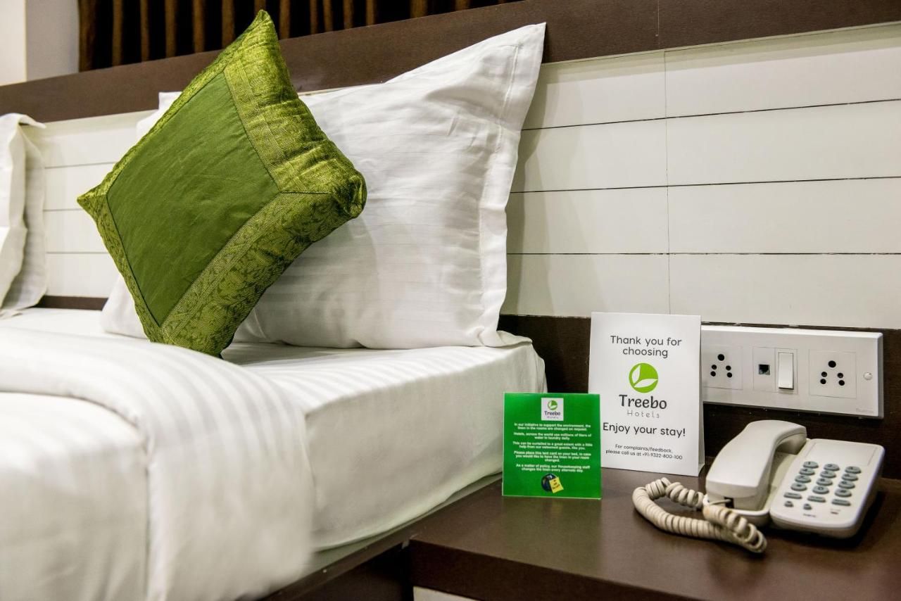 Itsy By Treebo - Jai Ambe Maa Oak 13