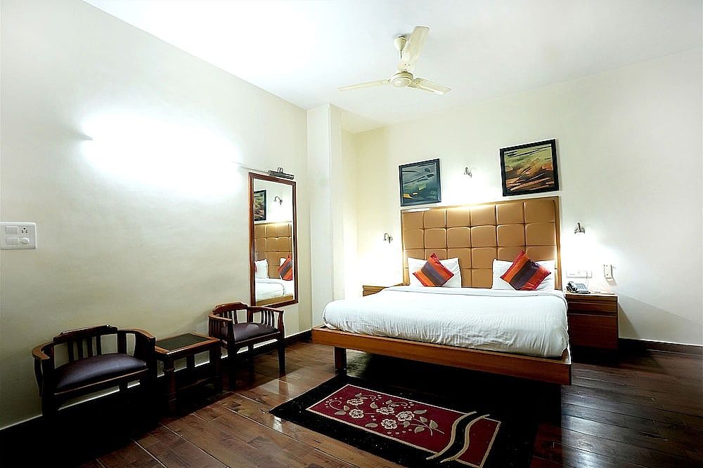 Hotel Oscar Deluxe Room 3