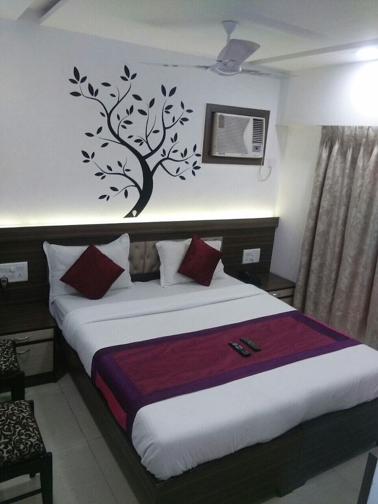 Hotel Shelter palace Semi Deluxe Room 13