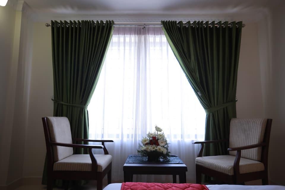 Hotel Peninsula Deluxe Movie Theme 4