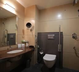 Hotel Peninsula Deluxe Movie Theme 9