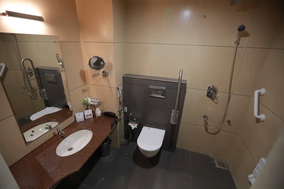 Hotel Peninsula Deluxe Movie Theme 3