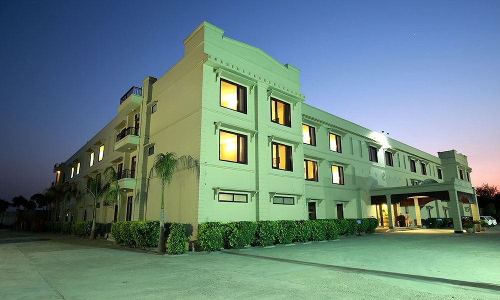 Front of property - evening/night