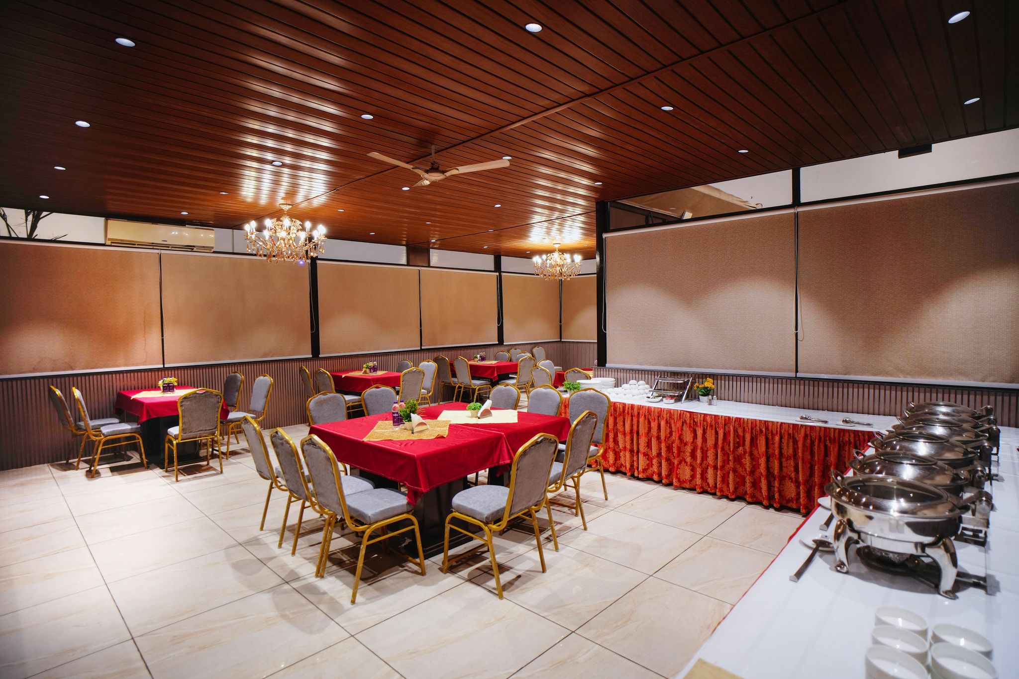 Food & Dining