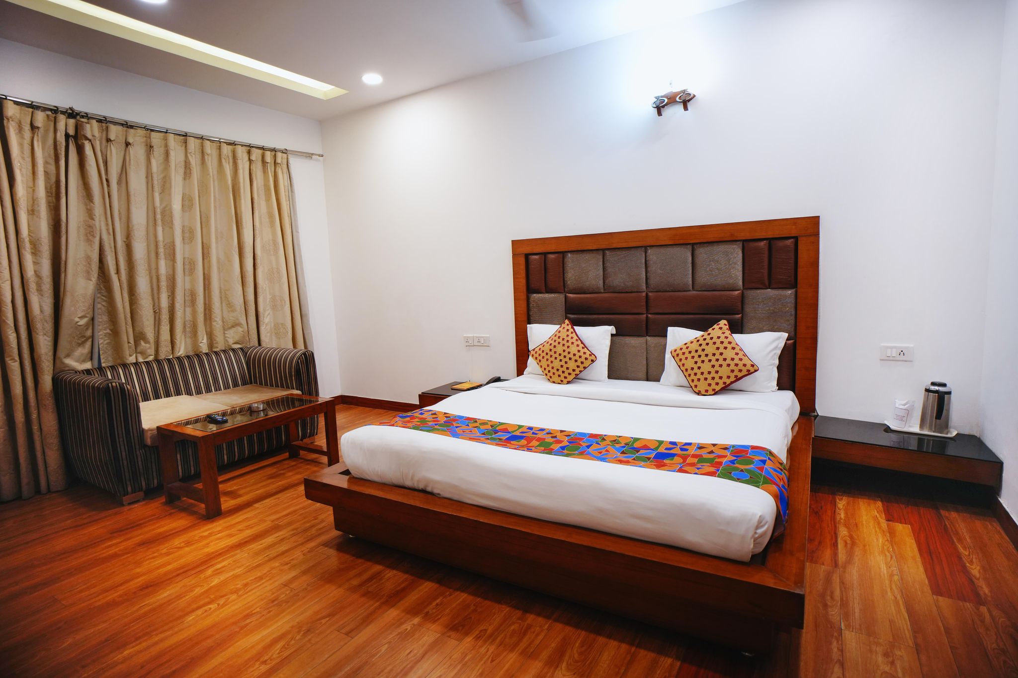 Haris Court Lajpat Nagar Deluxe Double Room 9