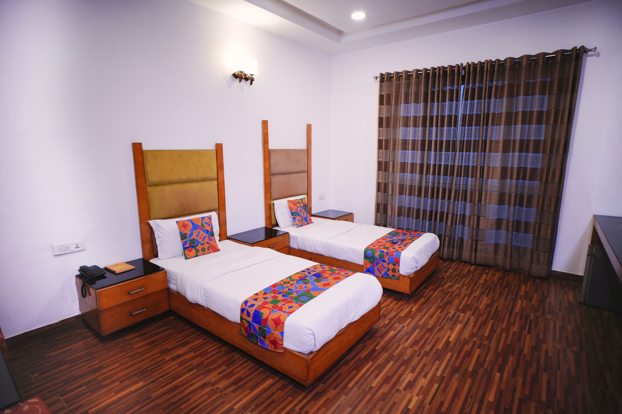 Haris Court Lajpat Nagar Deluxe Double Room 10