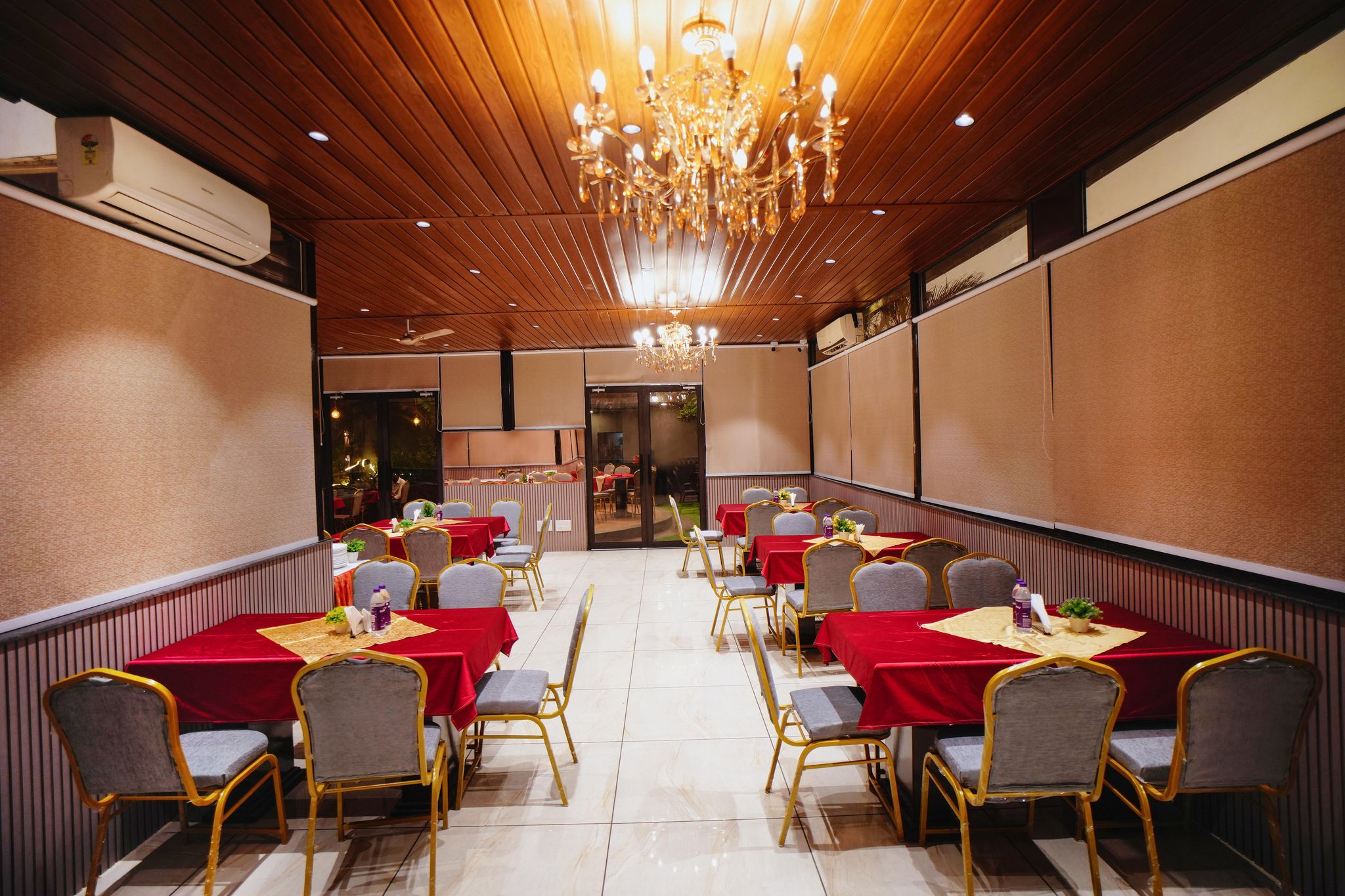 Food & Dining