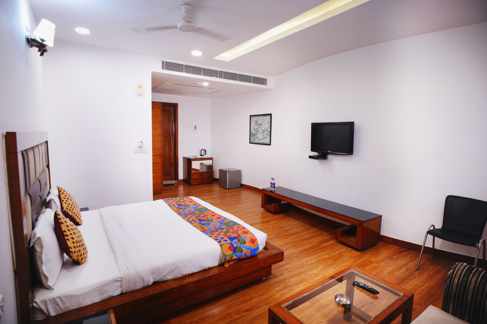 Haris Court Lajpat Nagar Deluxe Double Room 11