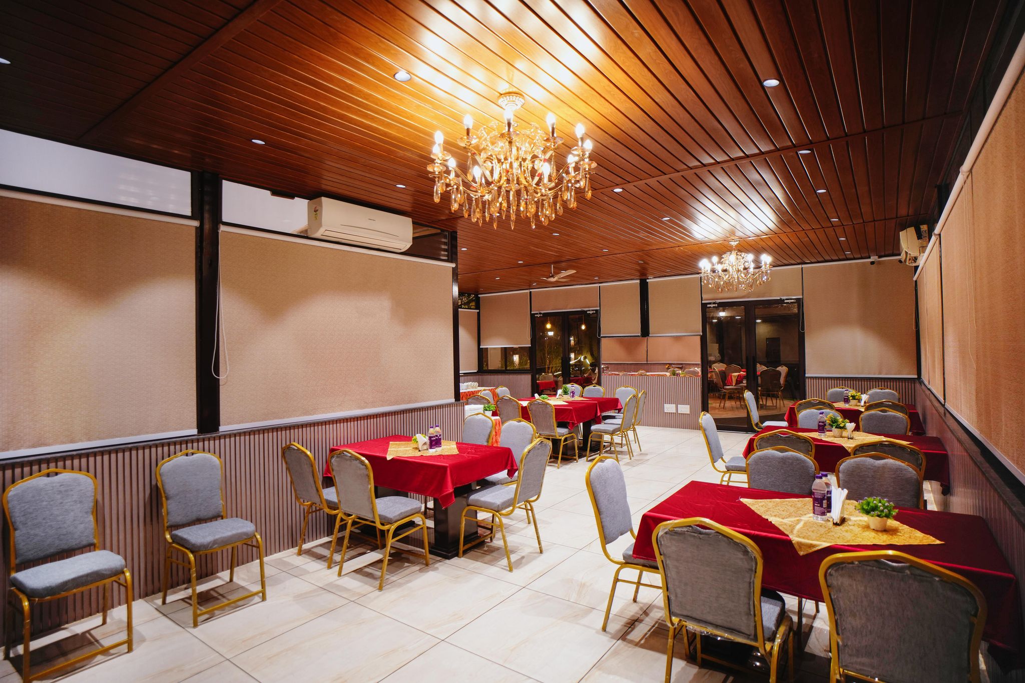 Food & Dining