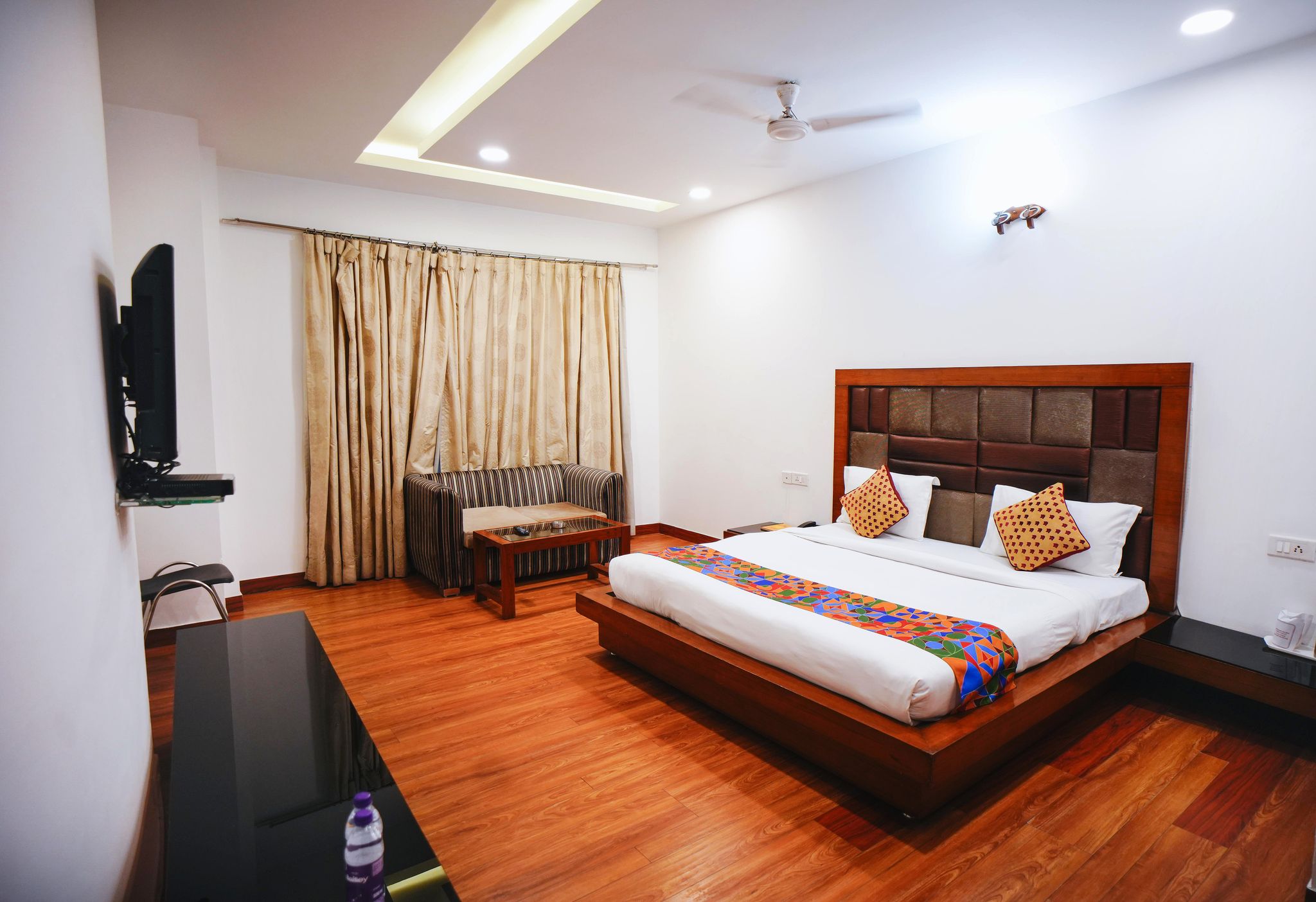 Haris Court Lajpat Nagar Deluxe Double Room 12