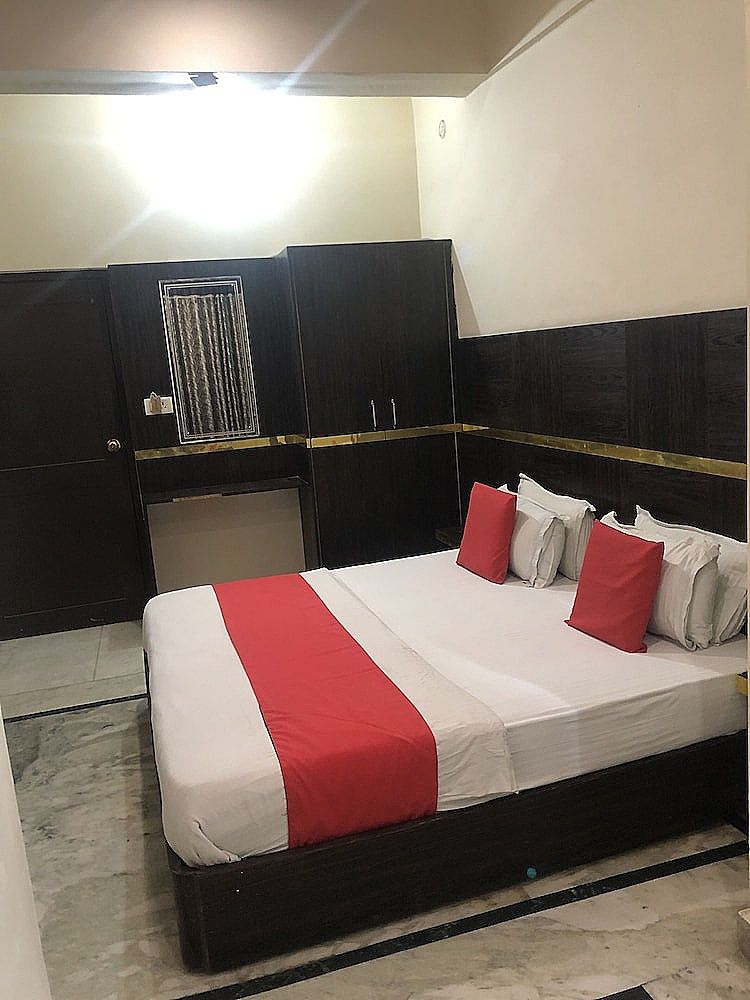 Hotel Dreamland Standard AC Room 12