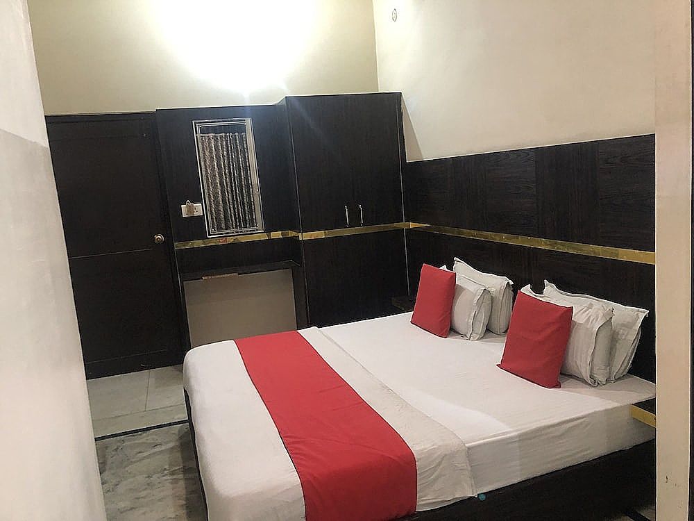 Hotel Dreamland Standard AC Room 9