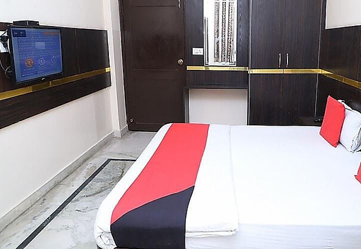 Hotel Dreamland Standard AC Room