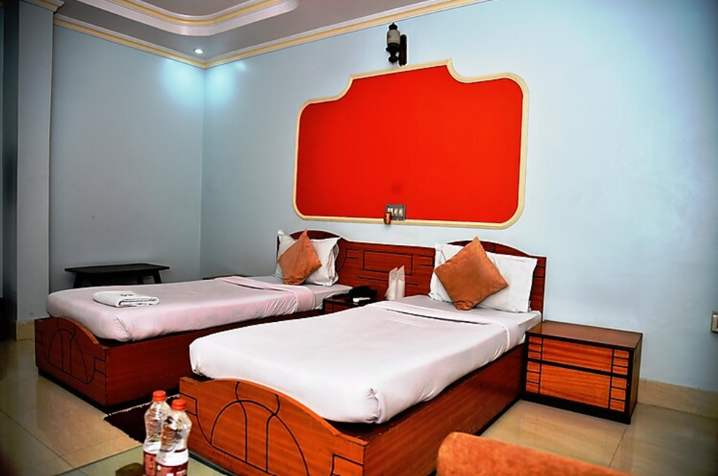 Twin Bed Room
