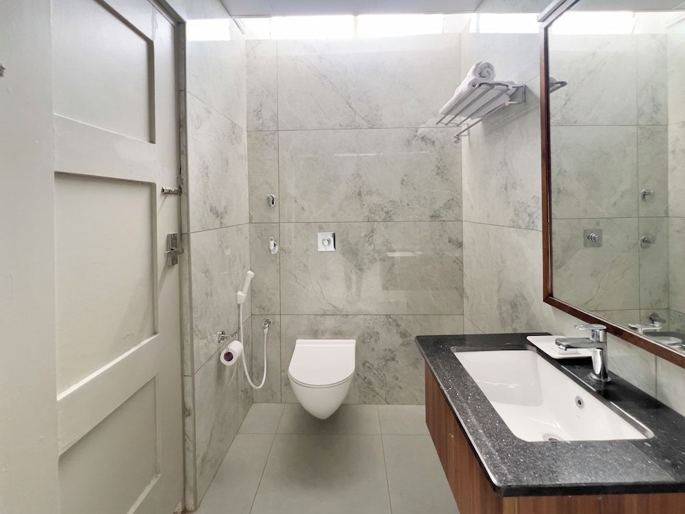 Hotel Vellara Superior Triple Room AC 3