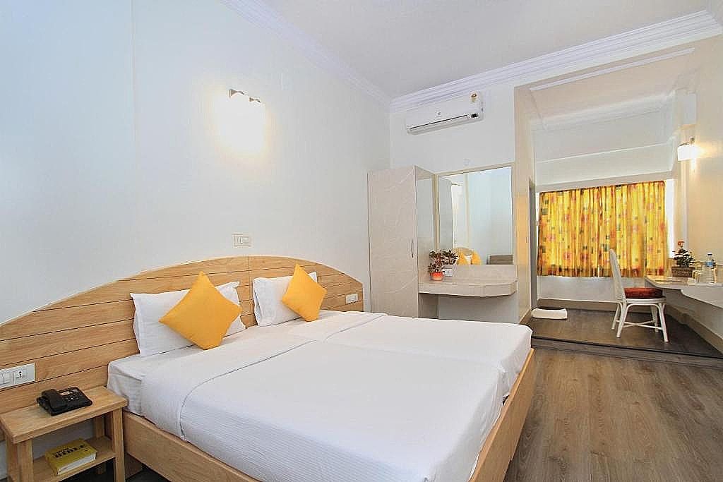 Hotel Vellara Executive Double Room A/C 8