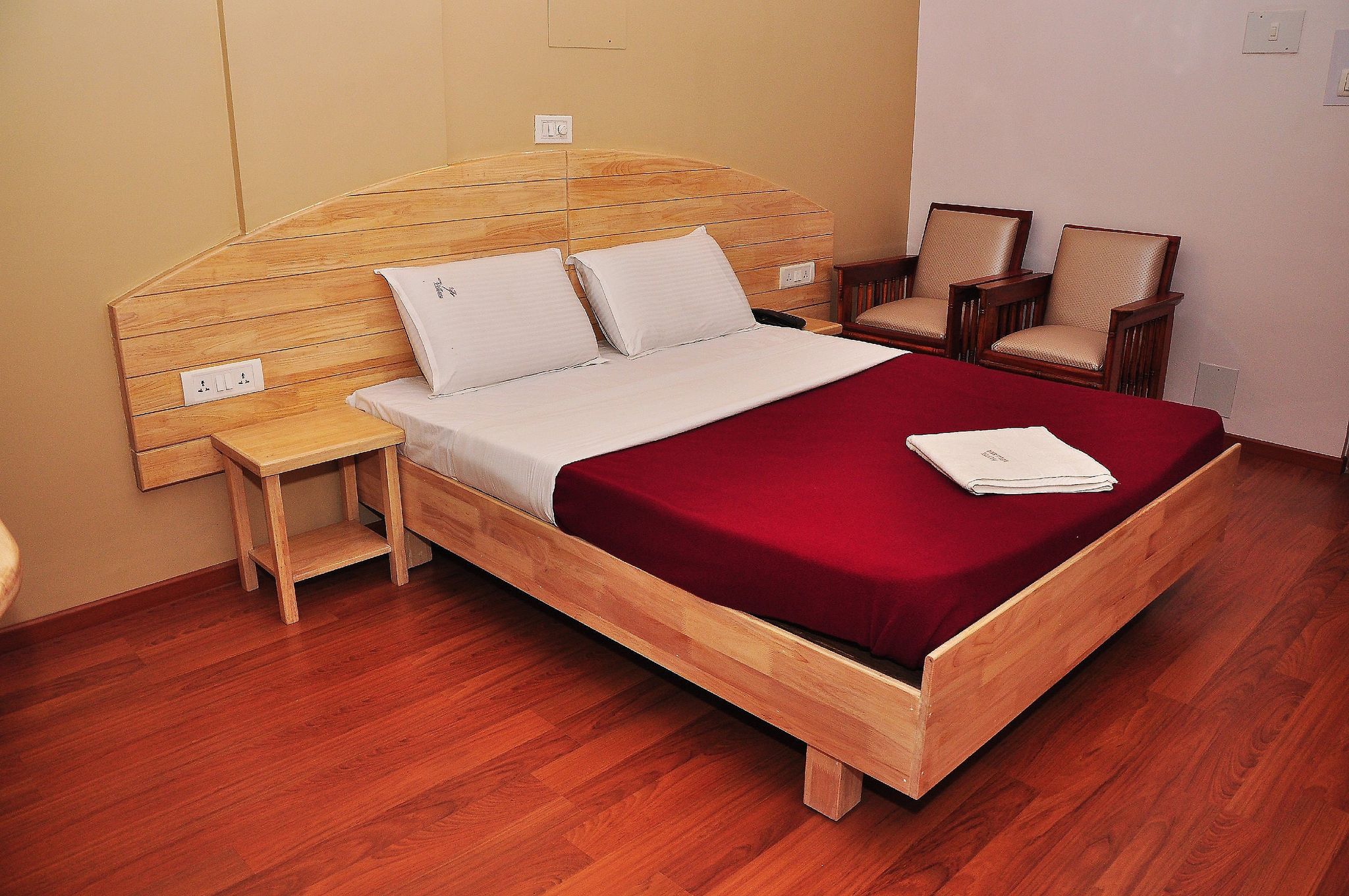 Hotel Vellara Executive Double Room A/C 7