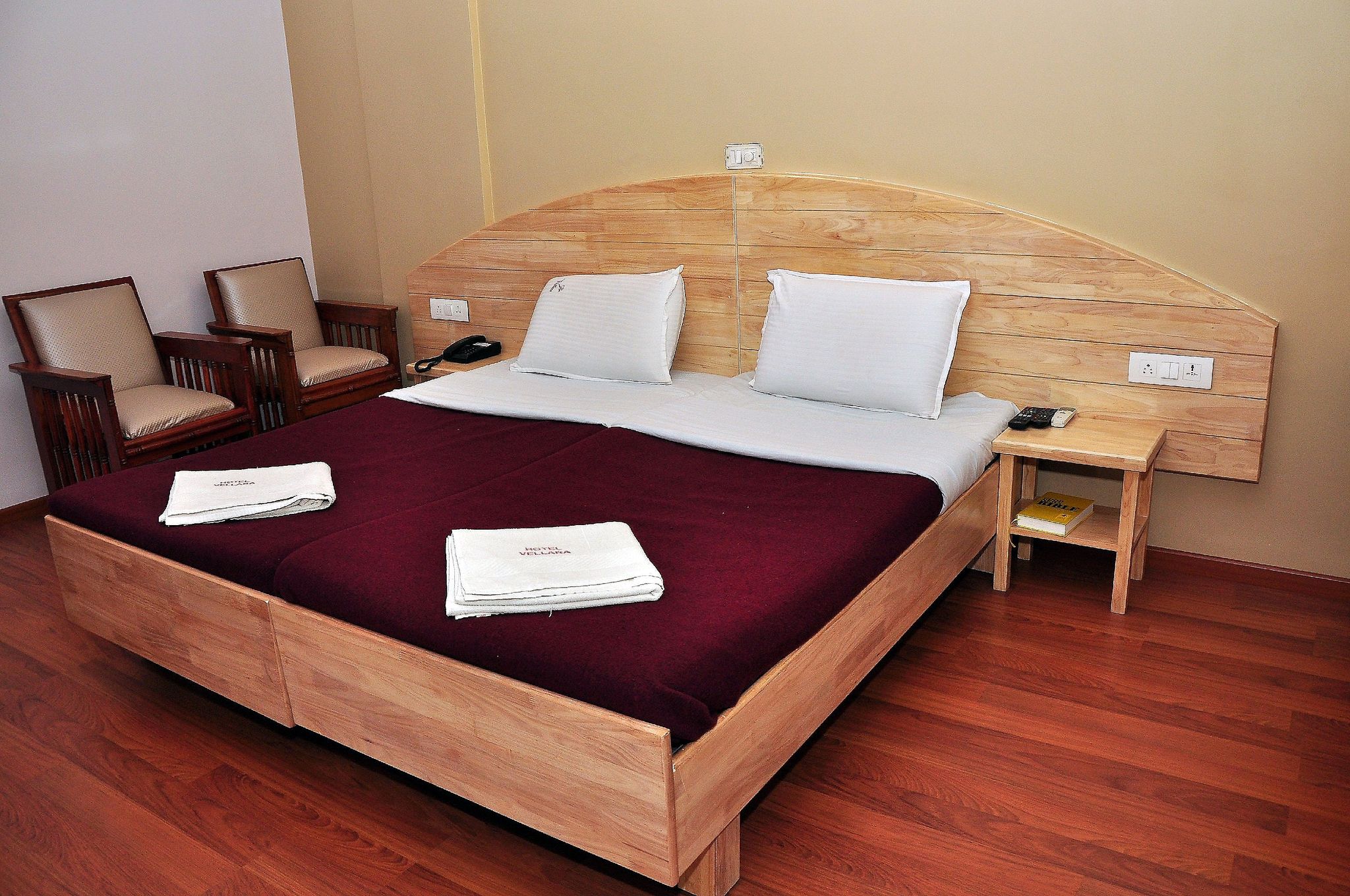 Hotel Vellara Executive Double Room A/C 9